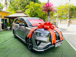 TOYOTA INNOVA CRYSTA 2.8 PREMIUM ปี 2022 รถครอบครัวตัวท็อป นั่งสบาย 