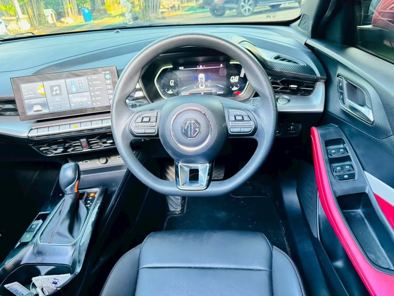 #MG MG 5 1.5X Sunroof i-Smart  ปี 2025 มีบุ๊คเซอร์วิส กุญแจครบ