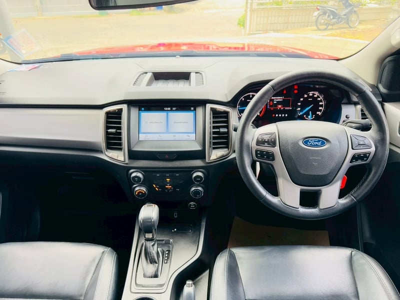 FORD RANGER DOUBLE CAB 2.2 XLT Hi-Rider ปี 2022  เบาะหนังเดิม  ล้อแม็ค พื้นปูกระบะ
