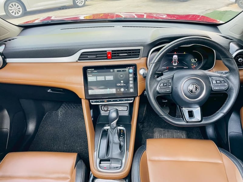 MG ZS 1.5V SUNROOF i-Smart  ไมล์แท้ ปี 2026 ท็อปสุดในรุ่น เกียร์ออโต้ 