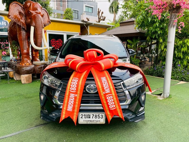 TOYOTA INNOVA CRYSTA 2.8  ปี 2022fulloption 7 ที่นั่ง เบาะ 3 แถว เกียร์ออโต้ 