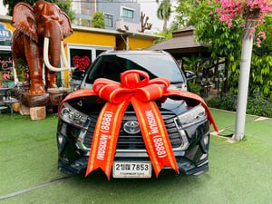 TOYOTA INNOVA CRYSTA 2.8  ปี 2022fulloption 7 ที่นั่ง เบาะ 3 แถว เกียร์ออโต้ 