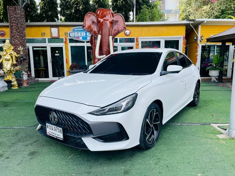MG MG 5 1.5X TOP  ซันรูฟ i-Smart ติดแก็ส LPG ปี 2024