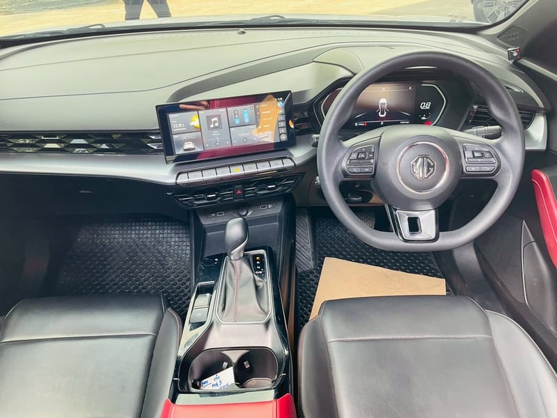MG MG 5 1.5X Sunroof i-Smart  ปี 2024 ติดแก็ส LPG แล้ว fulloption
