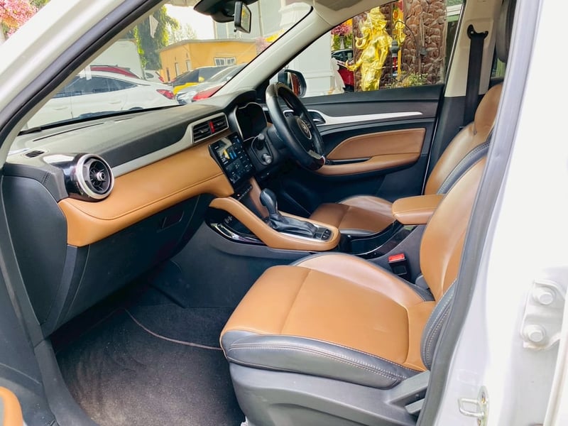 MG ZS 1.5V SUNROOF i-Smart ปี 2025