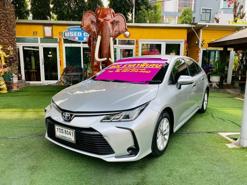 TOYOTA  ALTIS 1.6 G ปี 2020 แก็ส CNG ประหยัดน้ำมัน ใช้ได้ 2 ระบบ