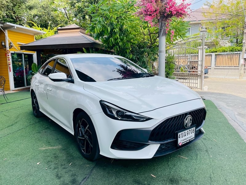 MG MG 5 1.5X Sunroof i-Smart  ปี 2024 TOP   ติดแก็ส LPG แล้ว