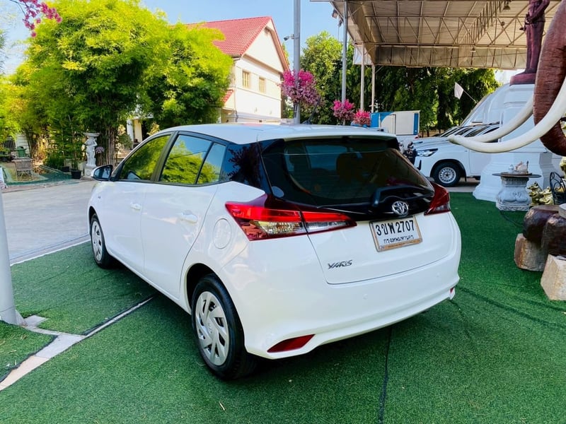 TOYOTA YARIS 1.2 Entry ปี 2022 + LPG เกียร์อัตโนมัติ CVT ขับนุ่ม ประหยัดยิ่งขึ้น