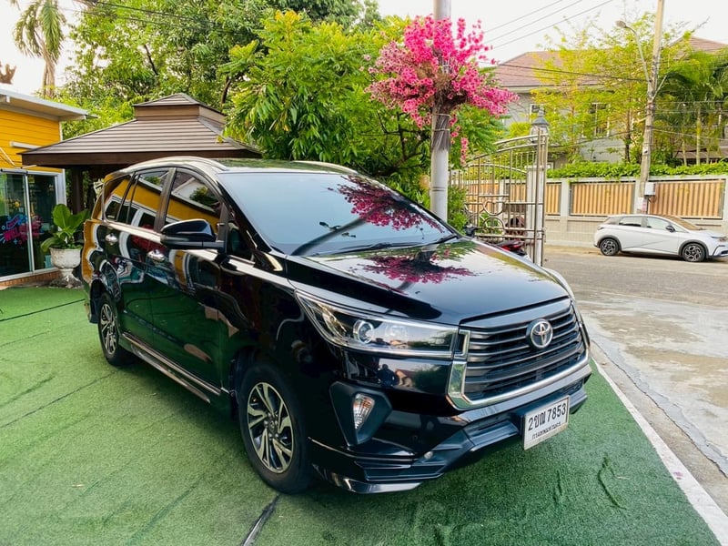 TOYOTA INNOVA CRYSTA 2.8  ปี 2022fulloption 7 ที่นั่ง เบาะ 3 แถว เกียร์ออโต้ 