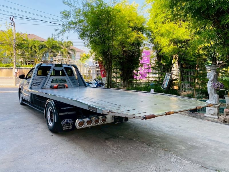 TOYOTA HILUX REVO 2.8 ENTRY SINGLE CAB ติดตั้งชุดสไลด์รถยกพร้อมใช้งาน ปี 2023 