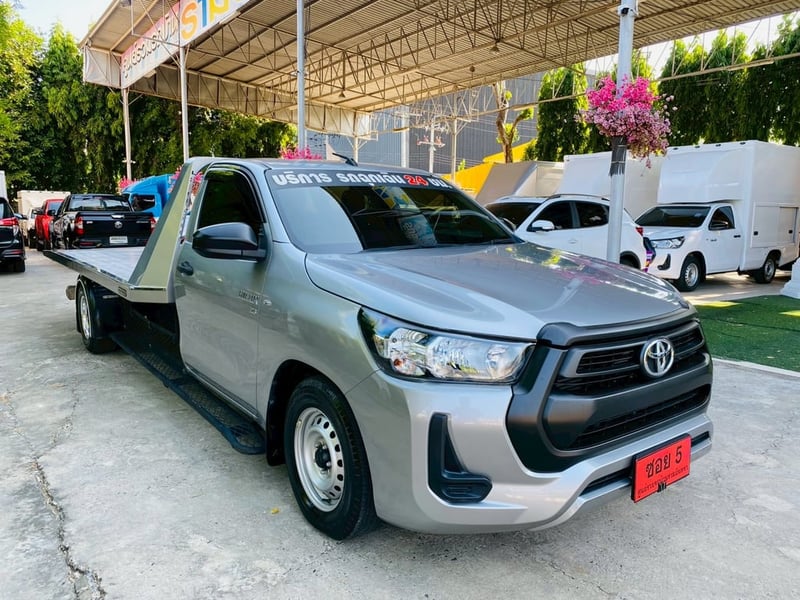 TOYOTA HILUX REVO 2.8 ENTRY SINGLE CAB ติดตั้งชุดสไลด์รถยกพร้อมใช้งาน ปี 2023 