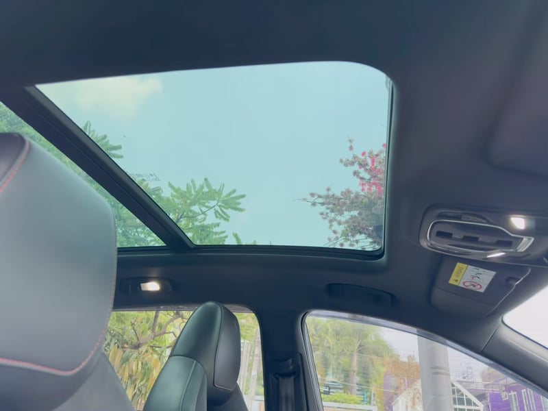 MG HS 1.5 X SUNROOF i-Smart ปี 2023 สตาทเอ็นจิ่น ล้อแม็คทูโทน 18"