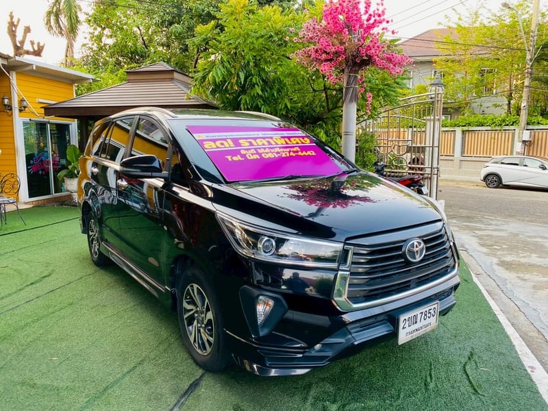 TOYOTA INNOVA CRYSTA 2.8  ปี 2022 ที่นั่ง ระดับพรีเมียม กว้าง หรู ขับสบายทุกเส้นทาง