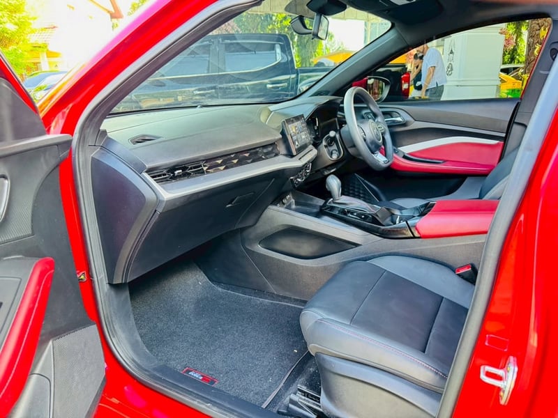 MG MG 5 1.5X Sunroof i-Smart  ปี 2025  TOP รับประกันไมล้แท้ 