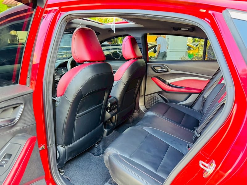 #MG MG 5 1.5X Sunroof i-Smart  ปี 2025 มีบุ๊คเซอร์วิส กุญแจครบ