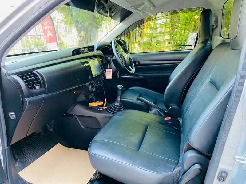TOYOTA HILUX REVO 2.8 ENTRY SINGLE CAB ติดตั้งชุดสไลด์รถยกพร้อมใช้งาน ปี 2023 