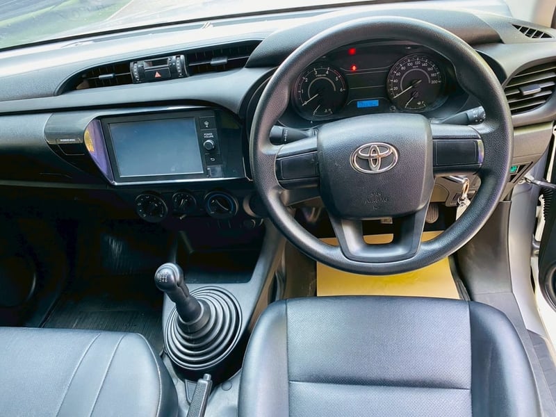 Toyota Hilux Revo 2.8  Entry  ตอนเดียว ปี 2023 บรรทุกได้เต็มพิกัด ใช้งานคุ้มค่า คืนทุนไว