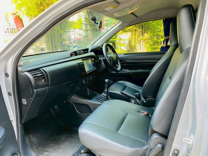 Toyota Hilux Revo 2.8  Entry  ตอนเดียว ปี 2023ฟรีหลังคาอลูมิเนียมใหม่ สูง 210 ซม. พร้อมใช้งานทันที