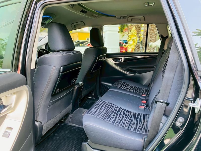 TOYOTA INNOVA CRYSTA 2.8  ปี 2022 ที่นั่ง ระดับพรีเมียม กว้าง หรู ขับสบายทุกเส้นทาง