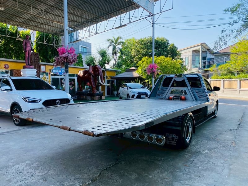 TOYOTA HILUX REVO 2.8 ENTRY SINGLE CAB ติดตั้งชุดสไลด์รถยกพร้อมใช้งาน ปี 2023 