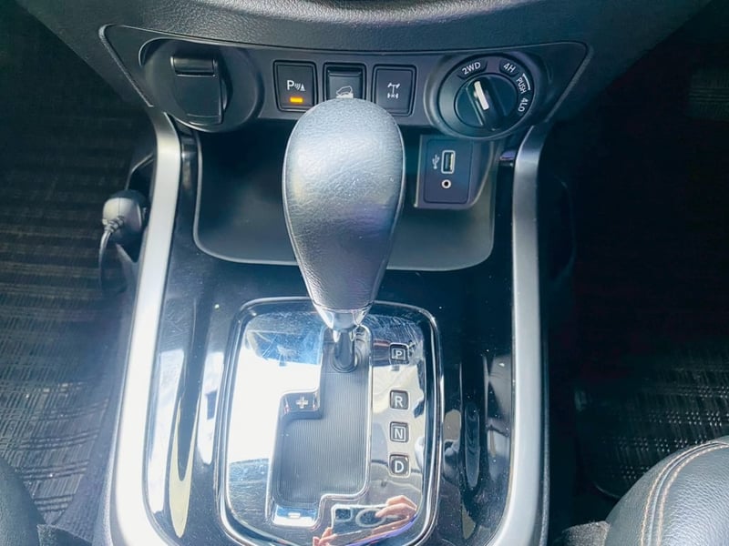 NISSAN NAVARA DOUBLE CAB VL 7AT 4WD ตัวท็อป ปี 2022 ล้อแม็กซ์เดิมสวย ยางพร้อมใช้งาน NISSAN NAVARA DOUBLE CAB VL 7AT 4WD ตัวท็อป ปี 2022 ล้อแม็กซ์เดิมสวย ยางพร้อมใช้งาน