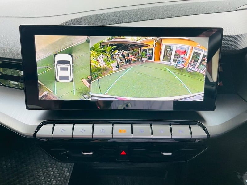 MG MG 5 1.5X TOP  ซันรูฟ i-Smart ติดแก็ส LPG ปี 2024