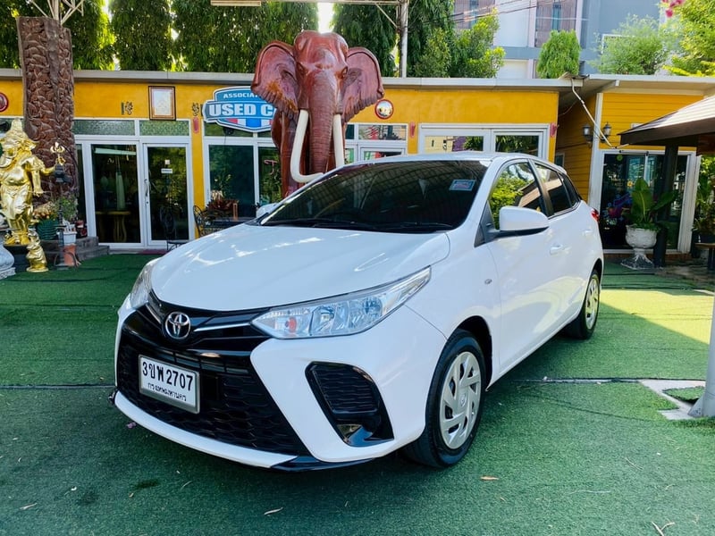 TOYOTA YARIS 1.2 Entry ปี 2022 + LPG เกียร์อัตโนมัติ CVT ขับนุ่ม ประหยัดยิ่งขึ้น