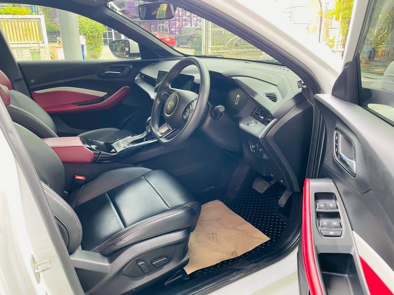 MG MG 5 1.5X Sunroof i-Smart  ปี 2024 TOP   ติดแก็ส LPG แล้ว