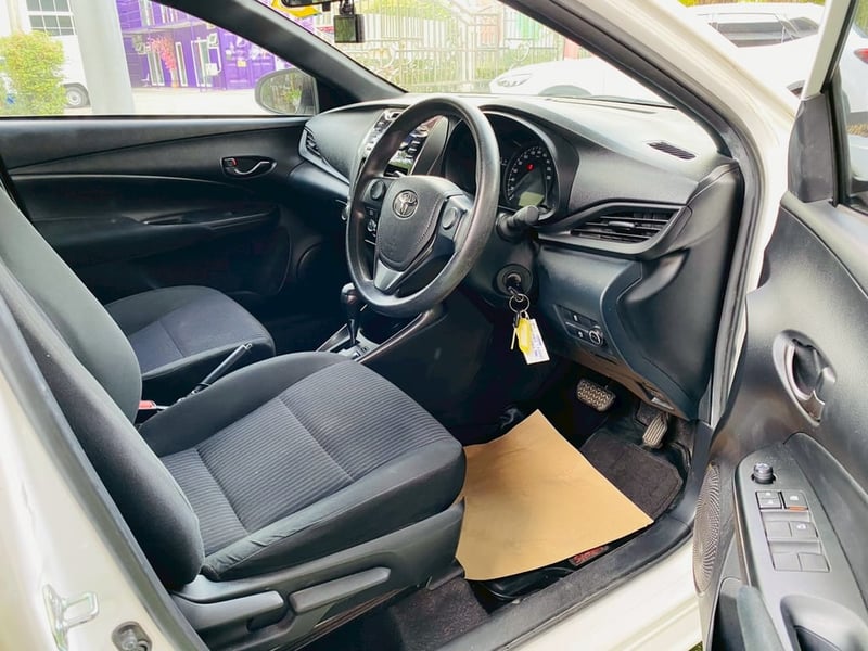 TOYOTA YARIS 1.2 Entry ปี 2022 + LPGเกียร์อัตโนมัติ CVT ขับนุ่ม 