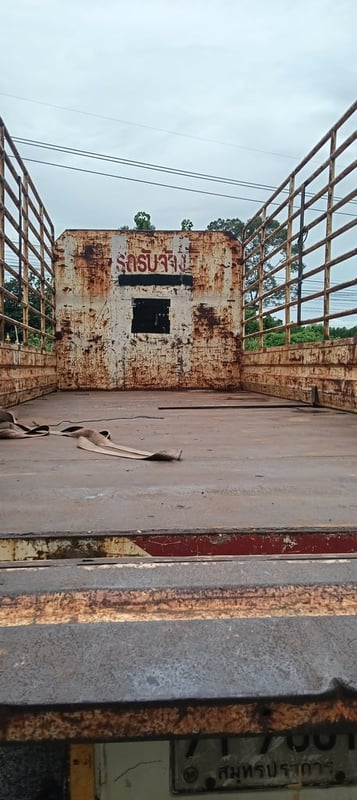 HINO FG 212แรงม้า รถบรรทุก 6ล้อ กระบะคอกสูง ปี2013 HINO FG 212แรงม้า รถบรรทุก 6ล้อ กระบะคอกสูง ปี2013