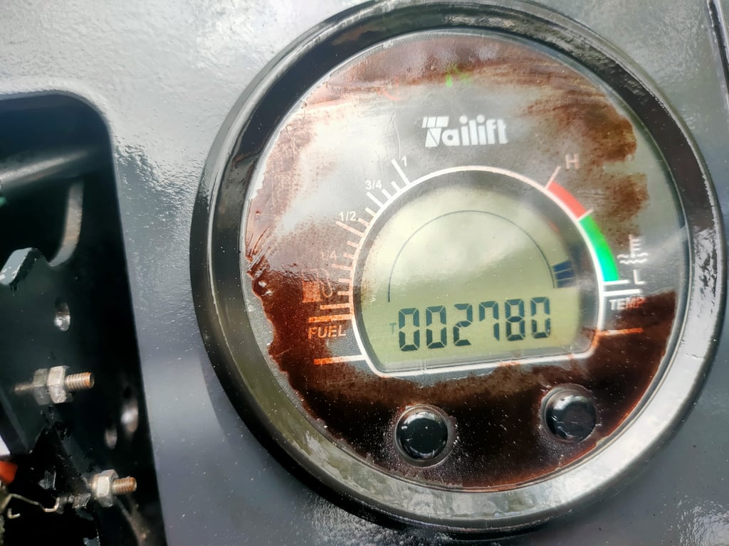 โฟคลิฟท์ ปี17 เครื่องดีเซล อีซูซุ 2.5ตัน โฟคลิฟท์ ปี17 เครื่องดีเซล อีซูซุ 2.5ตัน