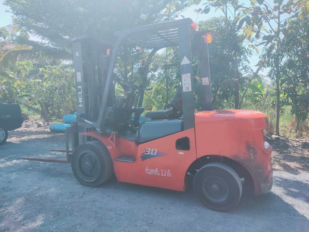 โฟคลิฟท์ 3ตัน ดีเซล โฟคลิฟท์ 3ตัน ดีเซล