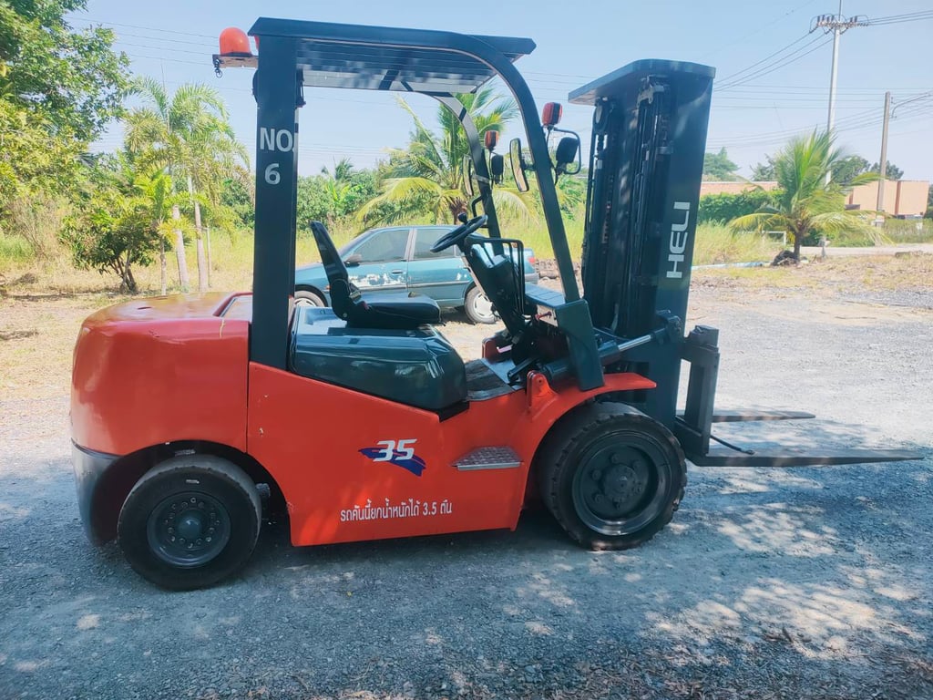 โฟคลิฟท์ ปี22 ดีเซล 3.5ตัน โฟคลิฟท์ ปี22 ดีเซล 3.5ตัน
