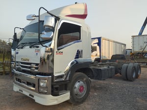 ISUZU FVM 240แรงม้า รถบรรทุก 10ล้อ หัวลาก เฉพาะหัว ปี2009 เลขไมล์น้อยกว่า 500,000 กม.