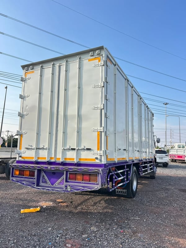 ISUZU FTR 240แรงม้า รถบรรทุก 6ล้อ ตู้แห้ง ปี2019 เลขไมล์น้อยกว่า 500,000 กม.