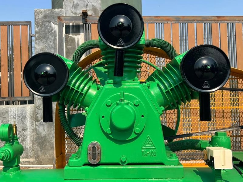 เครื่องปั้มลม FUSHENG TAIWAN ขนาด 10 HP 300 Litr⚡️380V⚡️ เครื่องปั้มลม FUSHENG TAIWAN ขนาด 10 HP 300 Litr⚡️380V⚡️