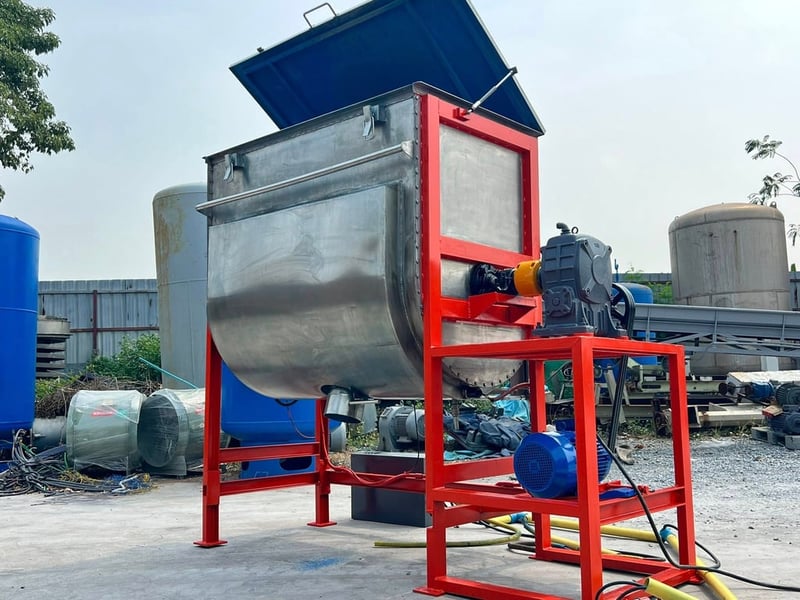 เครื่องผสมแนวนอนแบบสเตนเลส ขนาด 500 ลิตร ห้องและใบสเตนเลสแบบลิบบอน มีระบบฮีทเตอร์ให้ความร้อน⚡️380V⚡️