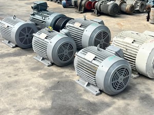 มอเตอร์ไฟฟ้า MITSUBISHI & HITACHI 380V เข้ามา 6 ตัว มอเตอร์ไฟฟ้า MITSUBISHI & HITACHI 380V เข้ามา 6 ตัว