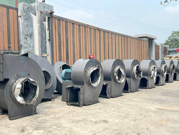 โบลเวอร์ดูดเป่าระบายอากาศ มอเตอร์ ABB รอบจัด 2 Pole  ใบห่าง 16”⚡️380V⚡️เข้ามา 16 ตัว