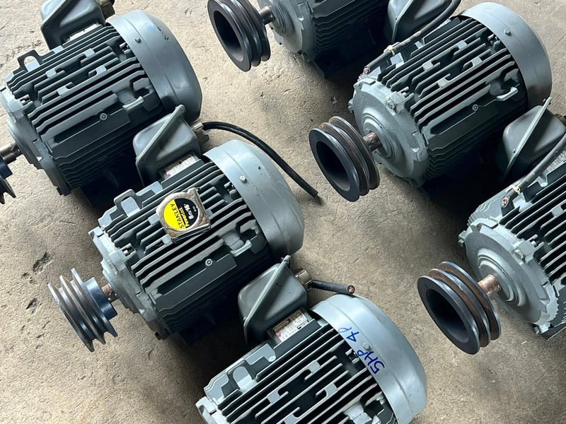มอเตอร์ไฟฟ้า HITACHI ขนาด 5 HP 4 POLE 1410 RPM⚡️380V⚡️เข้ามา 6 ตัว สภาพนางฟ้า‼️ มอเตอร์ไฟฟ้า HITACHI ขนาด 5 HP 4 POLE 1410 RPM⚡️380V⚡️เข้ามา 6 ตัว สภาพนางฟ้า‼️