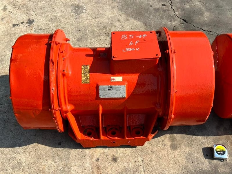 มอเตอร์สั่นเขย่า(Vibrating)งานยุโรปขนาดใหญ่ HEAVY DEUTY🇬🇧INVICTA VIBRATORS🇬🇧⚡️380V⚡️เข้ามา 2 ตัว มอเตอร์สั่นเขย่า(Vibrating)งานยุโรปขนาดใหญ่ HEAVY DEUTY🇬🇧INVICTA VIBRATORS🇬🇧⚡️380V⚡️เข้ามา 2 ตัว