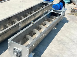 สกรูลำเลียงวัตถุดิบ(ScrewConveyor)💥วัสดุสเตนเลส‼️💥 แบบครึ่งใบ ห้องและใบโต 12” ติดตั้งพร้อมเกียร์มอเตอร์⚡️380V⚡️เข้ามา 2 ตัว สกรูลำเลียงวัตถุดิบ(ScrewConveyor)💥วัสดุสเตนเลส‼️💥 แบบครึ่งใบ ห้องและใบโต 12” ติดตั้งพร้อมเกียร์มอเตอร์⚡️380V⚡️เข้ามา 2 ตัว