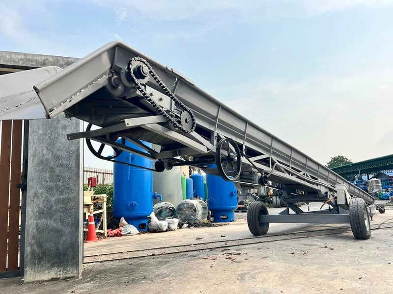 สายพานลำเลียง(CONVEYOR) ขนาดยาว 12 เมตร สายพานบั้งแบบพื้นเรียบ หน้ากว้าง 60 cm ฐานปรับระดับสูงต่ำได้⚡️380V⚡️