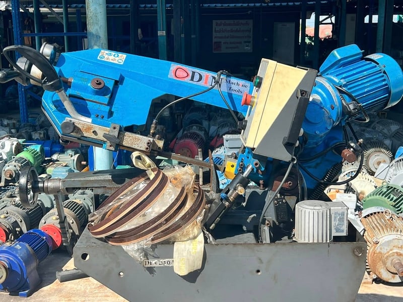 เลื่อยสายพานแนวนอน ไฟบ้าน 220V (แถมใบเลื่อยใหม่ 3 ใบ) เลื่อยสายพานแนวนอน ไฟบ้าน 220V (แถมใบเลื่อยใหม่ 3 ใบ)