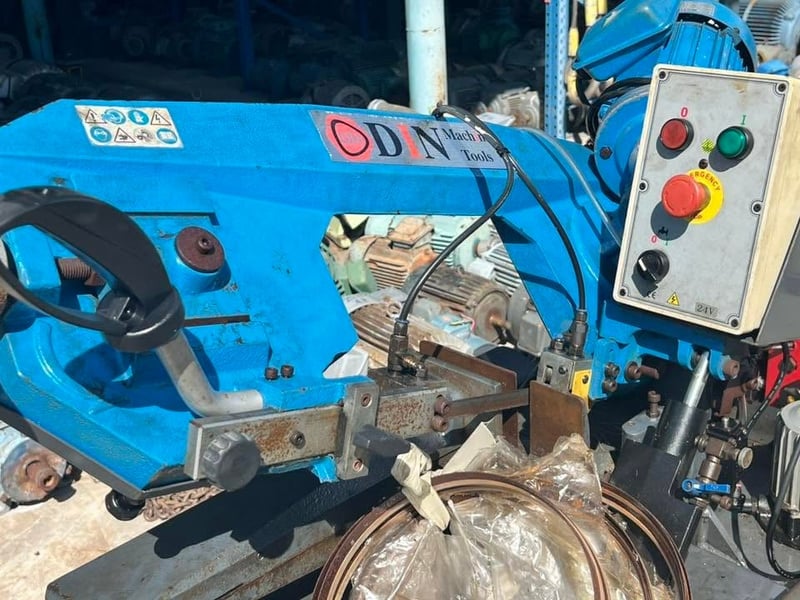 เลื่อยสายพานแนวนอน ไฟบ้าน 220V (แถมใบเลื่อยใหม่ 3 ใบ) เลื่อยสายพานแนวนอน ไฟบ้าน 220V (แถมใบเลื่อยใหม่ 3 ใบ)