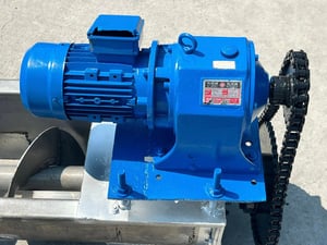 สกรูลำเลียงวัตถุดิบ(ScrewConveyor)💥วัสดุสเตนเลส‼️💥 แบบครึ่งใบ ห้องและใบโต 12” ติดตั้งพร้อมเกียร์มอเตอร์⚡️380V⚡️เข้ามา 2 ตัว สกรูลำเลียงวัตถุดิบ(ScrewConveyor)💥วัสดุสเตนเลส‼️💥 แบบครึ่งใบ ห้องและใบโต 12” ติดตั้งพร้อมเกียร์มอเตอร์⚡️380V⚡️เข้ามา 2 ตัว