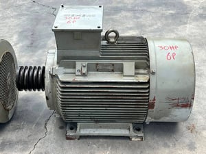 มอเตอร์ไฟฟ้ากำลังรอบช้า🇩🇪SIEMENS GERMANY🇩🇪ขนาด 30 HP 6 POLE   975 RPM⚡️380V⚡️เข้ามา 2 ตัว