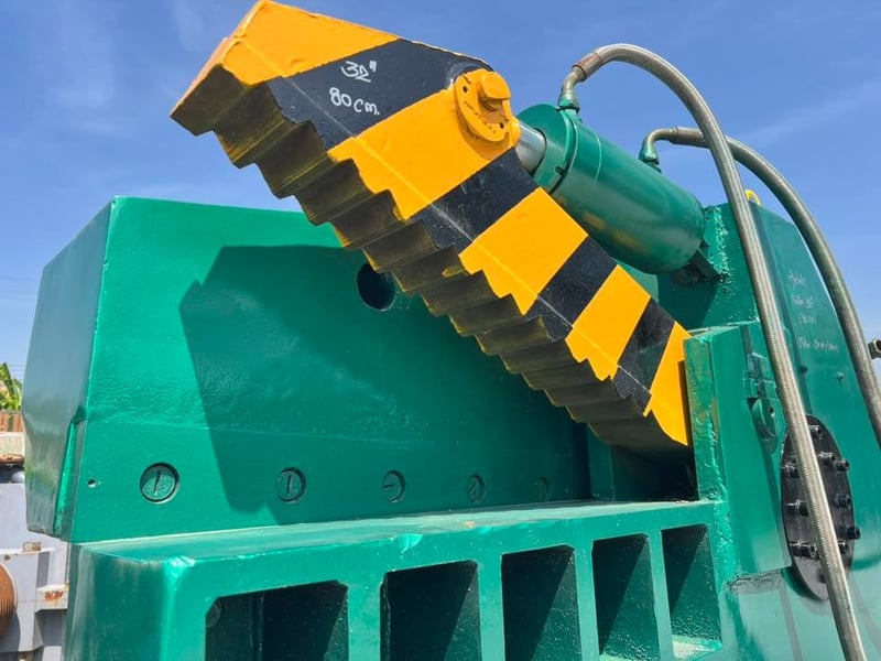 กรรไกรตัดงับเศษเหล็ก ขนาดใหญ่ BIG SIZE รุ่นไฮดรอลิค ปากมีด 32” ( 80 cm ) ชุดต้นกำลังไฮดรอลิค 40 HP⚡️380V⚡️ กรรไกรตัดงับเศษเหล็ก ขนาดใหญ่ BIG SIZE รุ่นไฮดรอลิค ปากมีด 32” ( 80 cm ) ชุดต้นกำลังไฮดรอลิค 40 HP⚡️380V⚡️