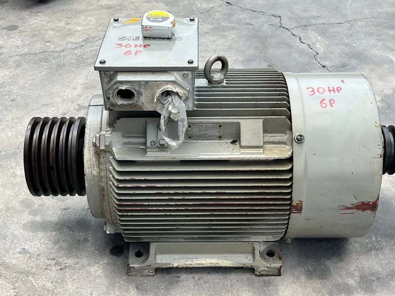 มอเตอร์ไฟฟ้ากำลังรอบช้า🇩🇪SIEMENS GERMANY🇩🇪ขนาด 30 HP 6 POLE   975 RPM⚡️380V⚡️เข้ามา 2 ตัว