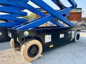 ลิฟท์กระเช้าไฟฟ้า(Personal_Lift)🇯🇵A I C H I  Made in  Japan🇯🇵 ยกสูง 8 เมตร  มีเกียร์ Low  Hi   รับน้ำหนัก 250-350 kg  คอนโทรล บน ล่าง สภาพสวย เข้ามา 3 คัน พร้อมใช้💥#สดจากนอกเก่าญี่ปุ่น💥